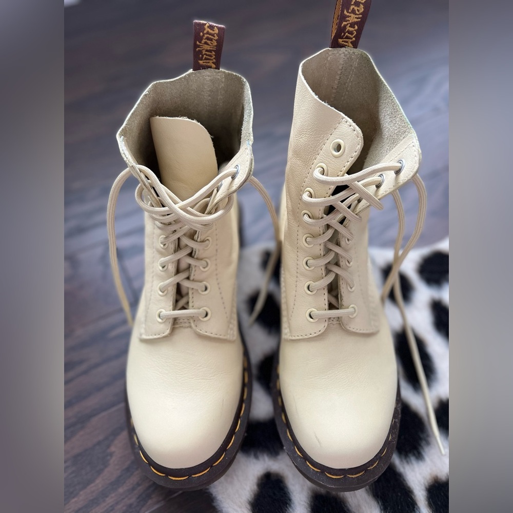 1460 Pasquel Boots size 8 US buttercup yellow
